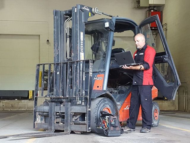 Trainer assessing a Forklift in Cork